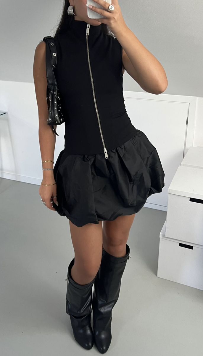 Baloon Dress Outfits, Knee High Boots Summer Outfit, Bubble Skirt Dress, Black Bubble Skirt Outfit, Skirt Outfits Streetwear, Puff Skirt Outfit, Puffy Skirt Outfit, Bubble Dress Outfit, Balloon Skirt Outfit