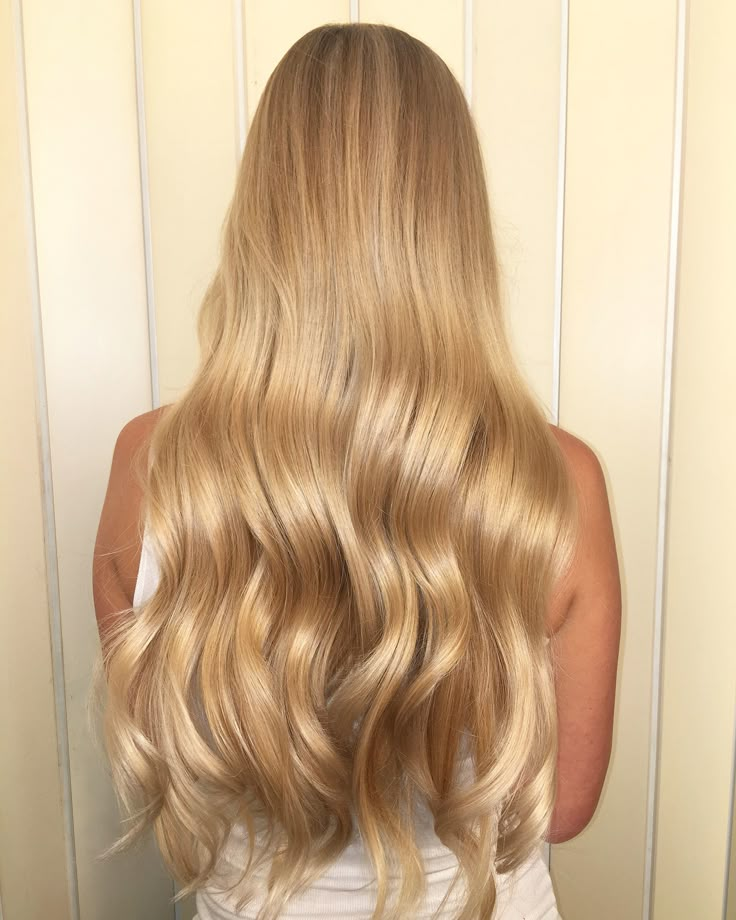 Blonde Ribbons Highlights, Neutral Golden Blonde Hair, Golden Honey Blonde Hair Caramel, Honey Golden Blonde Hair, California Blonde Hair Sun Kissed, Blonde 2024, Selfcare Goals, Embracing Femininity, Hairstyles For Summer