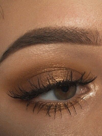 Gold Eyeshadow Looks, Warm Makeup, Natural Eye Makeup Tutorial, Make Up Gold, Maquillage On Fleek, Best Eyeshadow, Gold Eyeshadow, Beauty Make-up, Colorful Eye Makeup