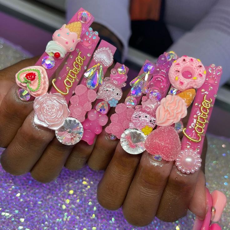 2k Nails, Type Of Nails, Gyaru Nails, Charm Nails, Bow Nail Designs, Acrylics Nails, Grey Acrylic Nails, Girls Nail Designs, Kawaii Charms