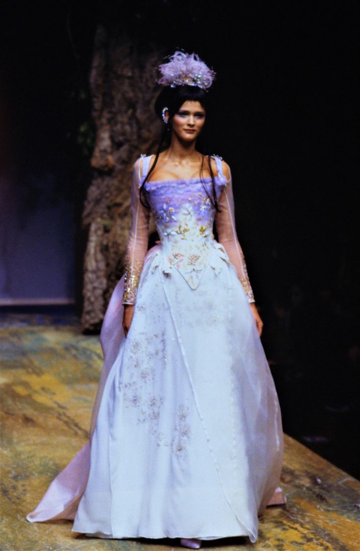 Christian Lacroix Haute Couture Spring/Summer 1998 #fashion #moda #dress #vestido #gown Christian Lacroix 90s Runway, Christian Lacroix Dress, Ball Gown Runway, Vintage Runway Fashion Haute Couture, Christian Lacroix Runway, Christian Lacroix 90s, Runway Dresses Couture, 90s Haute Couture, Haute Couture Aesthetic