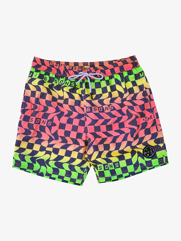 Poolshorts aus 100 % Mikrofaser-Polyester, 43,2 cm Außennaht
Pool-Shorts mit elastischem Bund und Nu-Wave-Aufdruck
Mit Nahttaschen vorne und aufgesetzter Gesäßtasche
Mit Logo verzierte Ösen, Kordelzug und Beinaufnäher
Vollständiges Mesh-Beinfutter
Das Model ist 6 Fuß groß, hat eine Taillenweite von 32 Zoll und trägt Größe M Casual Shorts For Pool And Warm Weather, Multicolor Printed Pool Shorts, Summer Multicolor Swim Trunks With Elastic Waistband, Multicolor Swim Trunks With Elastic Waistband For Summer, Casual Printed Short Swim Trunks, Green Cotton Shorts For Pool, Casual Bottoms For Pool And Warm Weather, Casual Bottoms For Pool In Warm Weather, Casual Bottoms For Warm Weather Poolside