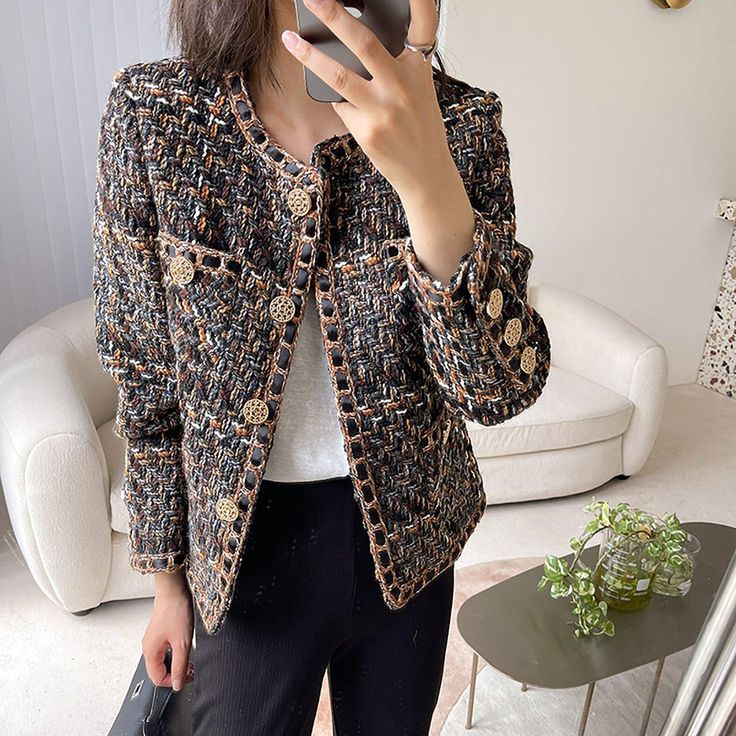 Trendy Winter Tweed Jacket, Trendy Tweed Jacket For Winter, Winter Party Tweed Outerwear, Fall Party Tweed Outerwear, Trendy Fall Tweed Jacket, Fall Party Tweed Blazer, Fall Party Tweed Jacket, Tweed Jacket Outfit, Tweed Fashion