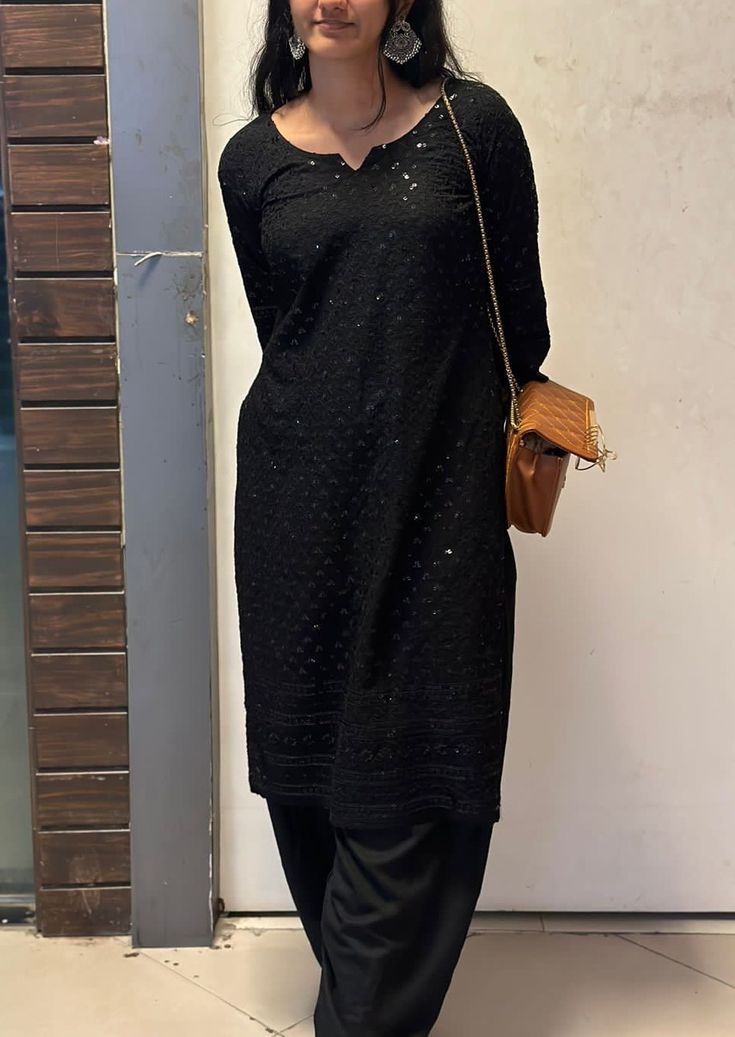 Casual outfit
Indian outfit
Kurti
Myntra
Straight fit jeans
Black chikankari kurti Black Kurti Outfit, Plain Black Kurti, Black Chikankari Kurti, Kurti Styling, Kurta Ideas, Qawali Night, Chicken Kari, Blur Picture, Ethnic Wears