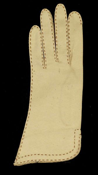 Bonnie Cashin | Gloves | American | The Met Bonnie Cashin, Mens Fashion Illustration, Gloves Fashion, Costume Collection, Metropolitan Museum Of Art, Metropolitan Museum, Museum Of Art, Leather Glove, Art History