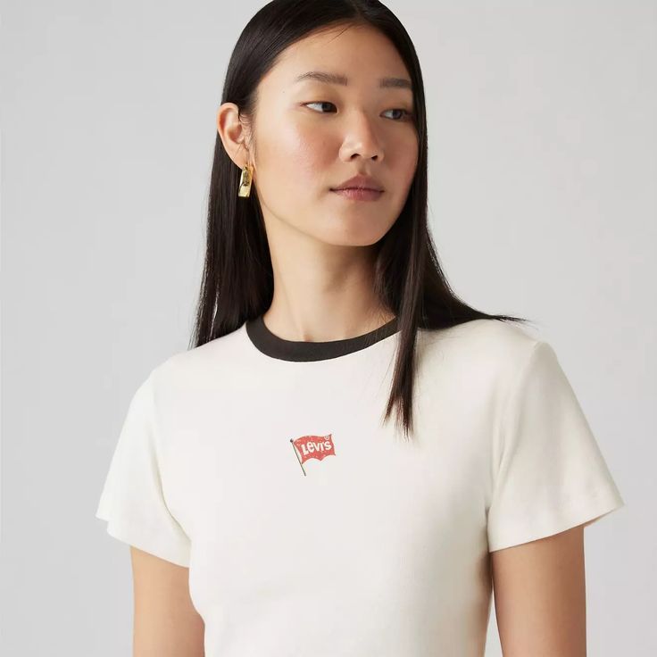 Graphic Essential Sporty T-shirt - White | Levi's® US Fitted Levi's Cotton T-shirt, Levi's Fitted Cotton T-shirt, Levi's Graphic Print Crew Neck Tops, Levi's Crew Neck Tops For Summer, Trendy Levi's Cotton Tops, Levi's Sporty Crew Neck Top, Levi's Graphic Tee Crew Neck Top, Levi's Graphic Tee With Crew Neck, Levi's Logo Print Crew Neck Top