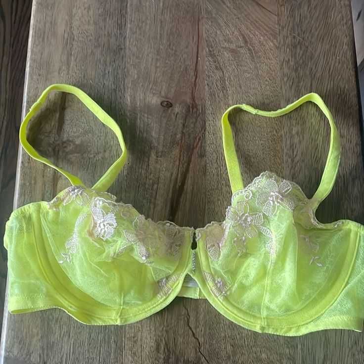 Lovely Lime / Chartreuse Lace Bra See Other Set Too Spring Green Bra With Lace Trim, Green Lace Trim Bra For Spring, Yellow Summer Bra, Summer Yellow Bra, Victoria's Secret Green Bra For Spring, Yellow Fitted Bra For Spring, Fitted Yellow Bra For Summer, Fitted Yellow Bra For Spring, Yellow Fitted Underwire Bra