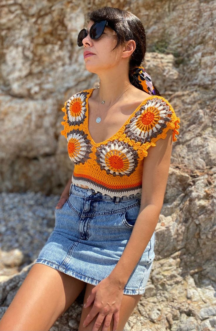 "Welcome to AcrCrochetDesign 💗 Product Details; -Orange Crochet Crop Top You will look amazing with this crochet crop top on you. You can combine this crochet blouse with high waist jeans,shorts or skirts. Also this crochet crop blouse looks great as a beach wear or festival top. -Free Shipping to Worldwide ✈️ -İt is completely hand knitted -İt is knitted high quality cotton yarn 🧶 -Some of our products are ready to ship and ship within 1-2 days. Some are made to order and will be ready to shi Crochet Tops Easy, High Waist Jeans Shorts, White Crochet Crop Top, Crochet Festival Top, Crop Top Crochet, Orange Crochet, Crochet Festival, Crop Top Designs, Blouse Summer