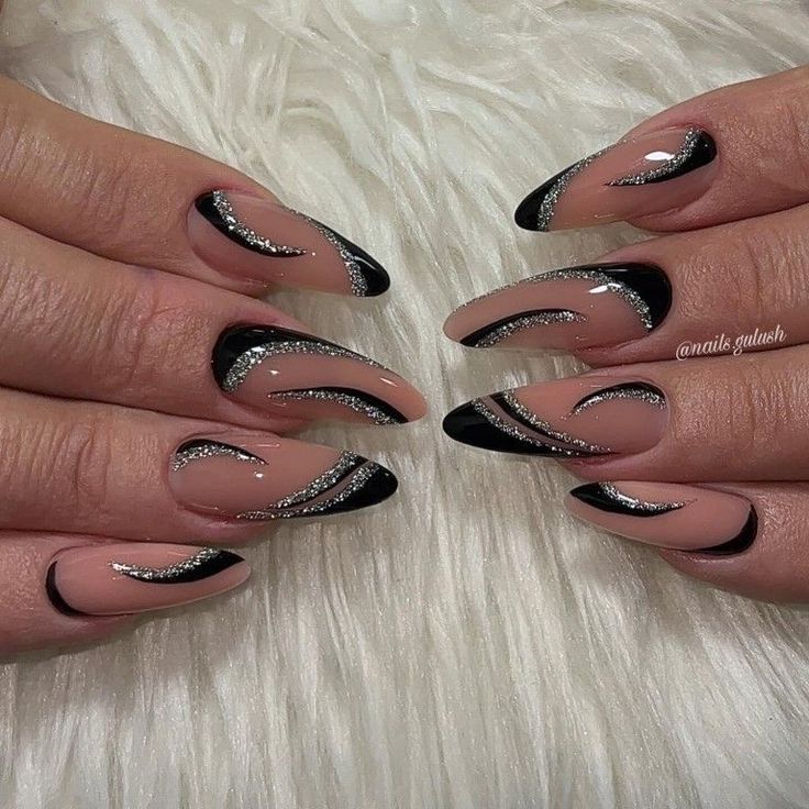 Black Nail Inspo For Prom, Black Silver Nails Design, Black And Silver Nail Art, Nail Art Noir, Classy Black Nails, Black Prom Nails, Black Silver Nails, Sliver Nails, Blue And Silver Nails