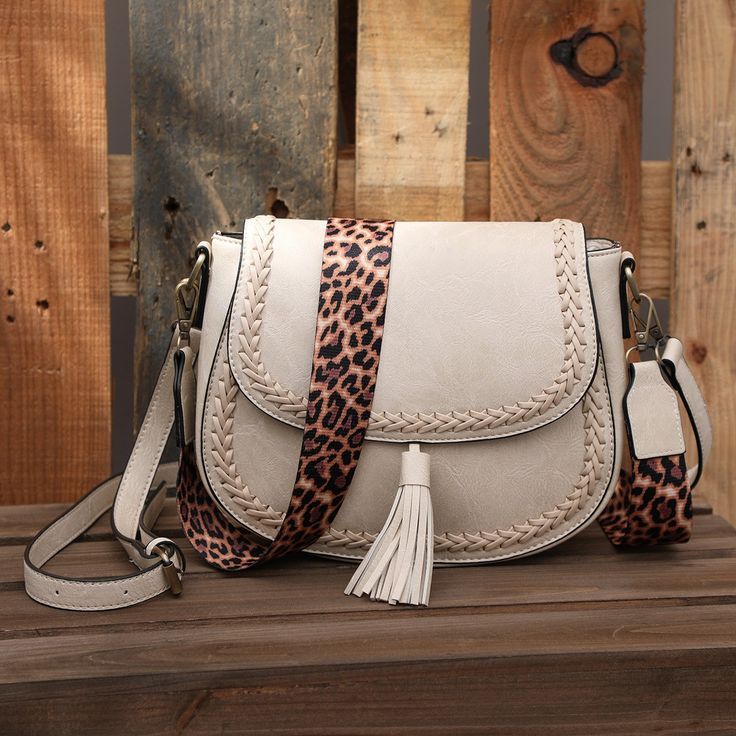 saddle bag_fringe_leopard_crossbody bag Cowgirl Closet, Cowboy Life, Crossbody Saddle Bag, Cowgirl Accessories, Fashion Purses, Closet Clothes, Tassels Decor, All For Me, Woman Cave