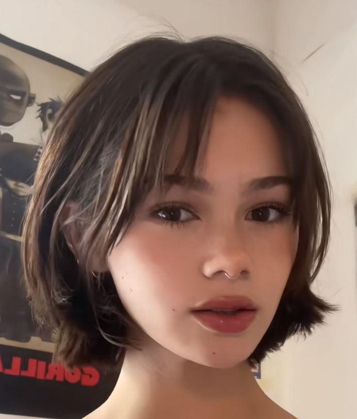 Bob Hairstyle Straight Hair, Short Layered Hair For Square Face, Short Hair Styles Women Round Face, Short Haircuts With Layers For Women, Pin Straight Short Hair, Short Pin Straight Hair, Short Middle Part Haircuts Women, Shoulder Length Pixie Haircut, Cute Straight Short Hairstyles