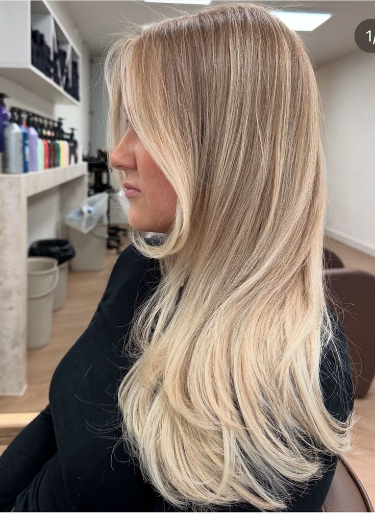 Butter Blonde With Lowlights, Lived In Vanilla Blonde, Creamy Blonde Hair Dark Roots, Creamy Ash Blonde Hair, Light Vanilla Blonde Hair, Old Money Blonde Formula, Bambi Blonde Hair, Baby Lights With Money Piece, Bright Buttery Blonde Hair