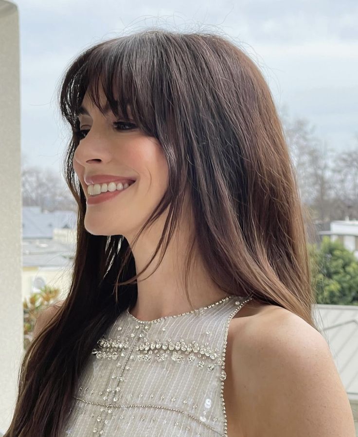 Hair Refresh, Choppy Bangs, Effortless Hairstyles, Haircuts Straight Hair, Long Hair With Bangs, Going Viral, Cut My Hair, Anne Hathaway, Hair Envy