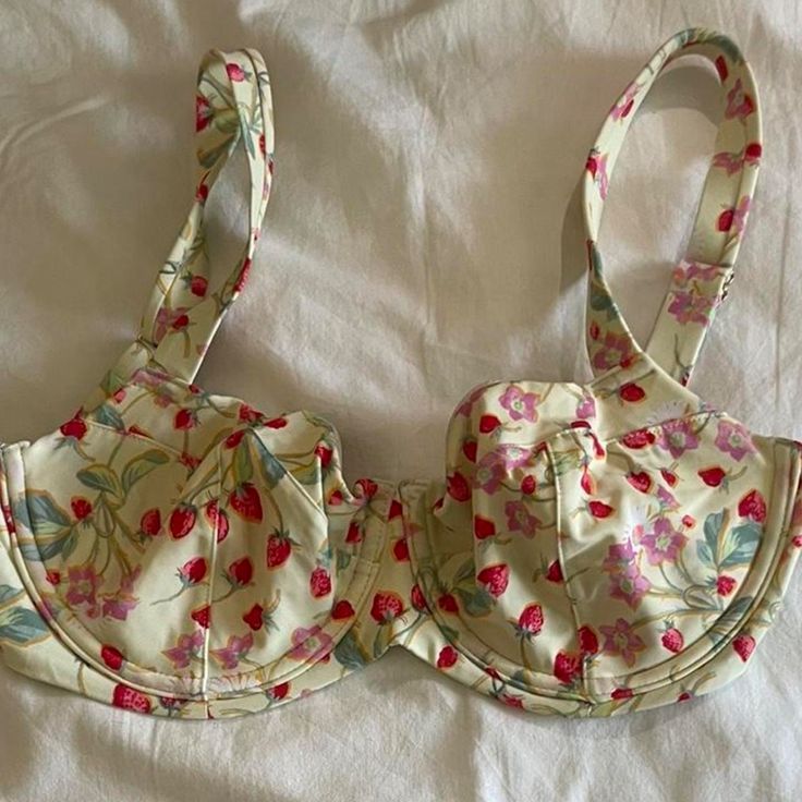 Nwt- Victoria’s Secret Strawberry Print Bikini Top Adjustable Strap Hook Closure Stretchy Size:36b Victoria's Secret Floral Print Swimwear For Beach Season, Victoria's Secret Floral Beachwear Swimwear, Victoria's Secret Floral Print Beachwear, Victoria's Secret Floral Print Summer Swimwear, Chic Victoria's Secret Summer Swimwear, Victoria's Secret Fitted Swimwear For Summer, Victoria's Secret Fitted Swimwear For Spring, Fitted Victoria's Secret Swimwear For Summer, Fitted Victoria's Secret Swimwear For Spring