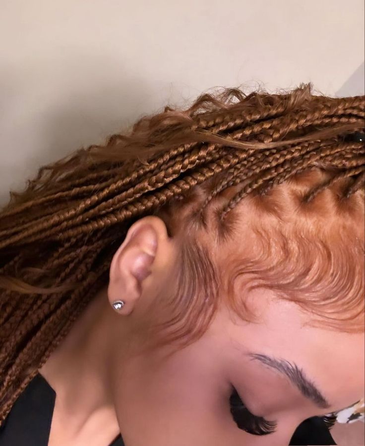 Dyed Hair With Knotless Braids, Small Knotless Ginger, Small Ginger Braids, Colored Small Knotless Braids, Brown Hair Colors Braids, Ginger Brown Knotless Braids, Ginger Small Knotless Braids, Dramatic Edges Knotless Braids, Braids With Dyed Hair