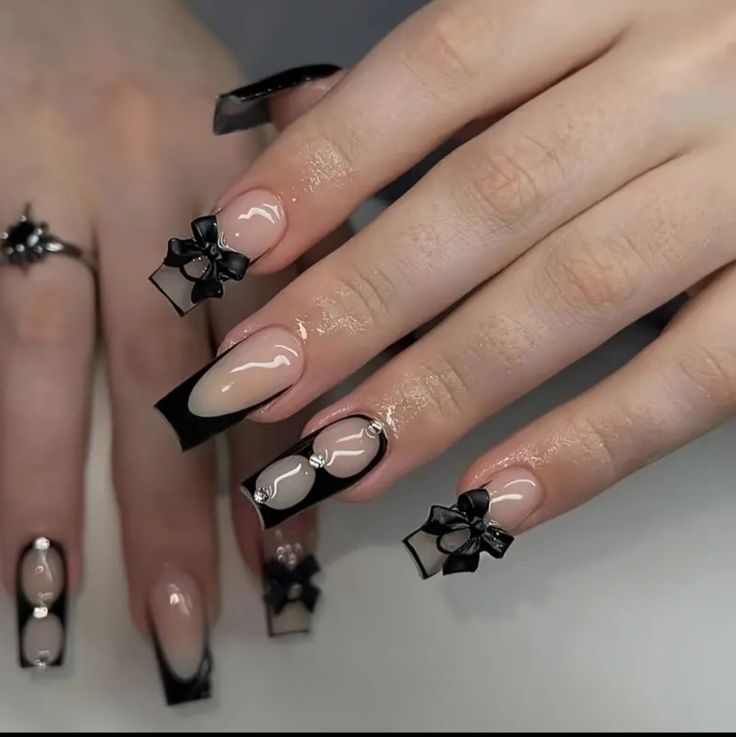 Chic Black French Press On Nail Kit Short Gothic Nails, Bridal Shower Nails, Gothic Nails, Easy Nails, Nagel Tips, Gel Mani, Girly Acrylic Nails, Acrylic Set, Nails Prom