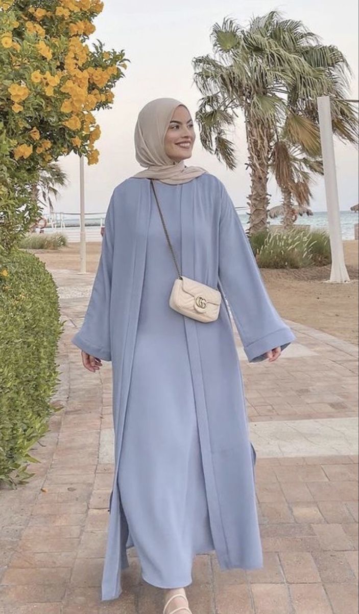 Beautiful Abayas, Wedding Abaya, Abaya Collection, Hijab Fashion Summer, Abaya Design, Casual Attire For Women, Kaftan Designs, Simple Hijab, Pashmina Hijab Tutorial