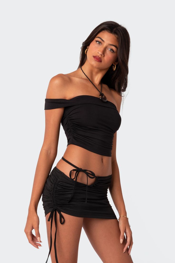 Jackie Side Ruched Tube Top – edikted Tube Dresses, Fashion Model Poses, Goth Dress, Tube Dress, Fashion Poses, Model Poses, Couple Posing, S Models, Tube Top