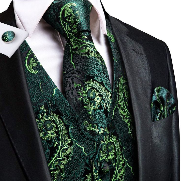 Dragon Inspired Outfits Men, Green And Gold Suit Men, Punk Prom Suit, Mens Fantasy Suit, Elias Bouchard Aesthetic, Masquerade Ball Outfits For Men, Fancy Men Outfits, Unique Suits For Men, Men Suit Wedding