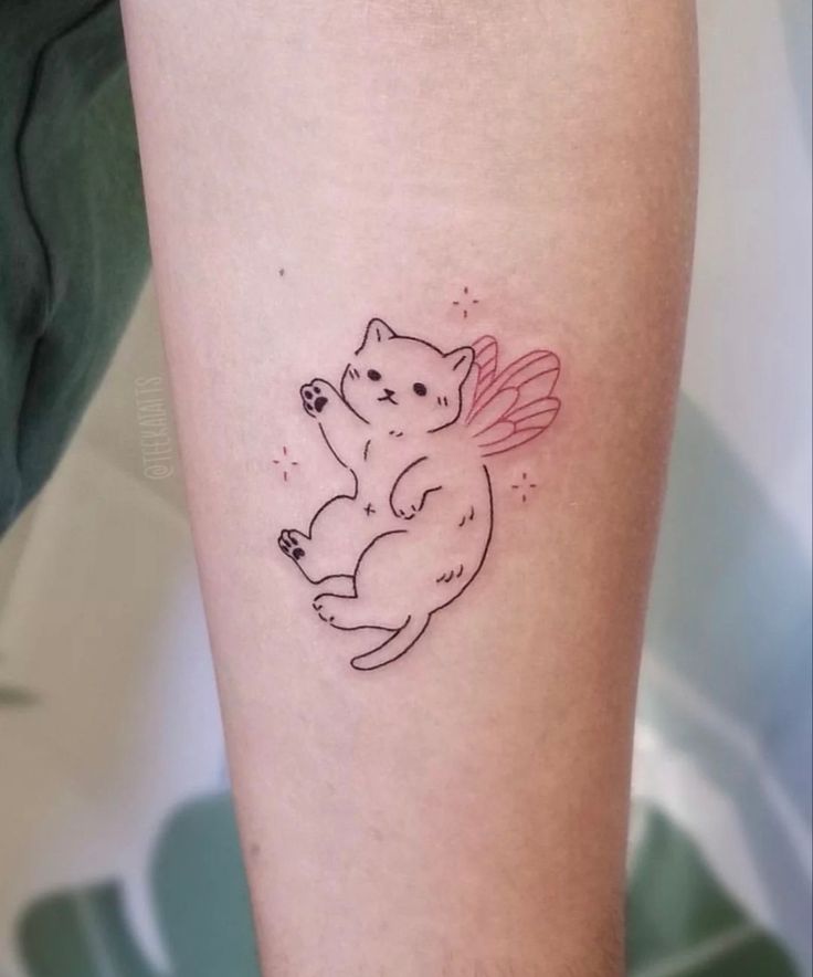 cat tattoo Fairy With Wings, Pastel Tattoo, Alas Tattoo, Cat Tattoo Ideas, Secret Tattoo, Chic Tattoo, Small Pretty Tattoos, Cat Tattoos, Cat Tattoo Designs