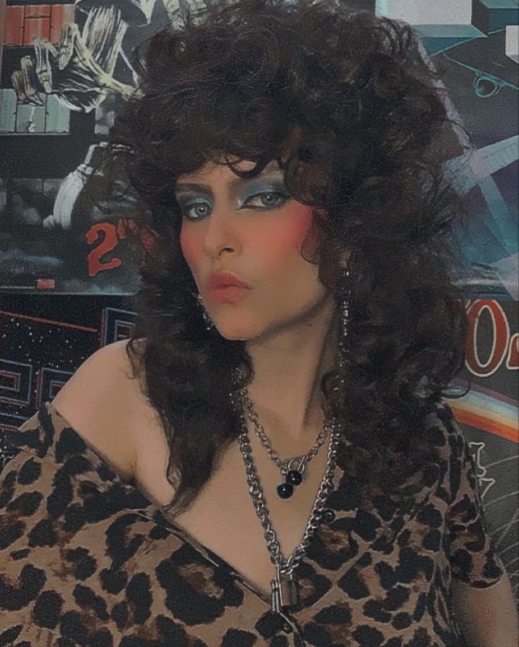 Instagram: 3verhell 80s Rockstar Makeup, 80s Rock Makeup, Rock Star Makeup, Glam Rock Makeup, Concert Hair, Rock Makeup, Diverse Fashion, Concert Hairstyles, 80s Punk