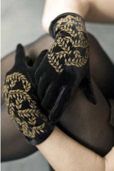 Fancy Gloves, Gloves Aesthetic, Maharashtrian Jewellery, Velvet Gloves, Velvet Glove, Elegant Gloves, Fashion Gloves, Gloves Fashion, Jewellery Necklaces