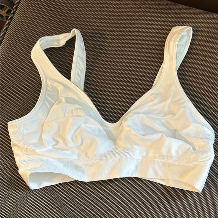 Experience Comfort And Style With This White Women's Intimate Bra. Perfect For Everyday Wear. New Without Tags Women’s Bras, Women's Intimates, Everyday Wear, Color White, Bra, Tags, Women Shopping, White, Color