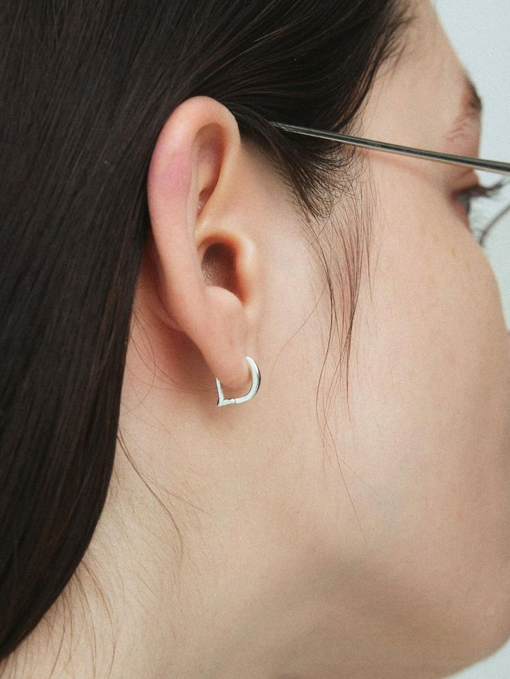 Gorgoes accessories that embellishes your outfit - Simple silver earrings- Unique D shape earrings- One-touch fastening Minimalist Silver Clip-on Jewelry, Minimalist Sterling Silver Clip-on Jewelry, Silver Clip-on Drop Huggie Earrings, Minimalist Sterling Silver Clip-on Hoop Earrings, Everyday Sterling Silver Clip-on Earrings, Modern Silver Cartilage Earrings, Minimalist Silver Clip-on Hoop Earrings, Minimalist Silver Clip-on Cartilage Earrings, Minimalist Silver Clip-on Earrings For Everyday