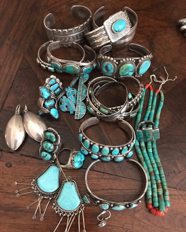 Antique Turquoise Jewelry, Navajo Silver Jewelry, Handmade Turquoise Jewelry, Turquoise Stone Jewelry, Native American Jewellery, Navajo Turquoise Jewelry, Mermaid Crafts, Turquoise Jewelry Native American, American Indian Jewelry