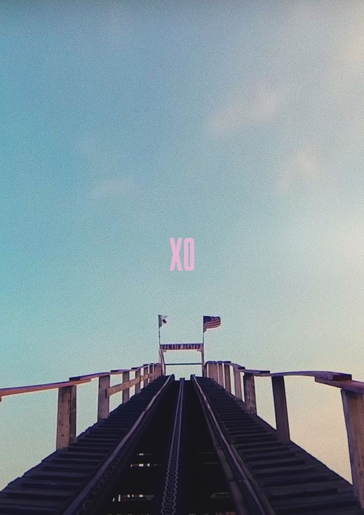 a train track with the word ox above it