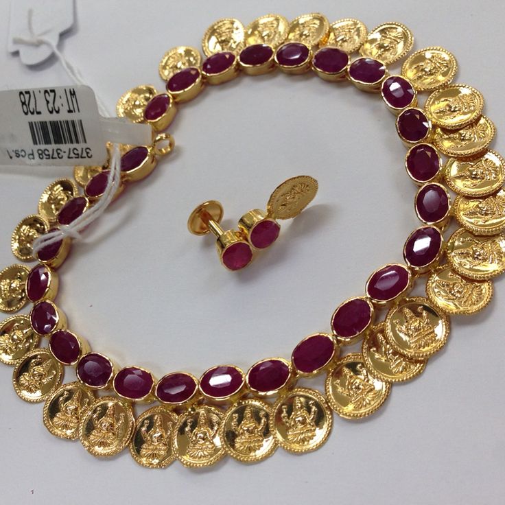 Oxide and stone temple sets in 22kt #22ktgold #templejewellery #ruby#laxmi#oxide Ruby Jewelry Necklaces, Temple Jewelry Necklace, Stone Temple, Antique Jewelry Indian, Gold Pendant Jewelry, Gold Wedding Jewelry, Antique Gold Jewelry, Gold Jewelry Earrings, Pearl Jewelry Necklace