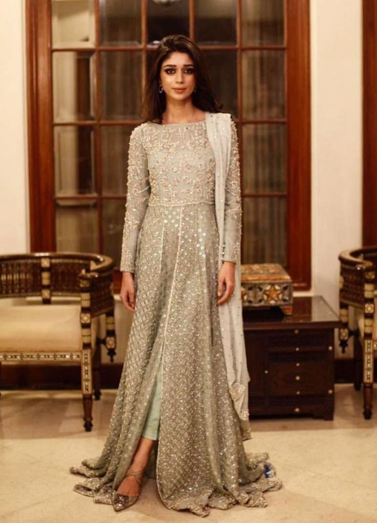 Seema Gujral, Shadi Dresses, Desi Wedding Dresses, Pakistani Couture, Women Kurta, Cute Outfits With Jeans, Pakistani Fashion Casual, Fancy Wedding Dresses, Desi Clothes