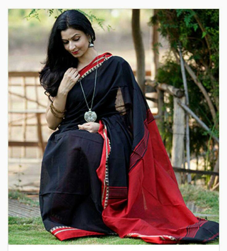 handloom sarees Grad Saree, Amrapali Boutique, Saree Aesthetic, Elegant Sarees, Stylish Saree, Saree Traditional, Desi Outfits, Khadi Cotton Saree, The Dark Night