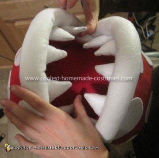 Coolest Piranha Plant from Mario Bros Costume Diy Mario Character Costumes, Mario Character Costumes, Mario Costume Diy, Plant Costume, Halloween Cubicle, Mario Bros Costume, Mario Halloween Costumes, Costume Homemade, Super Mario Costumes