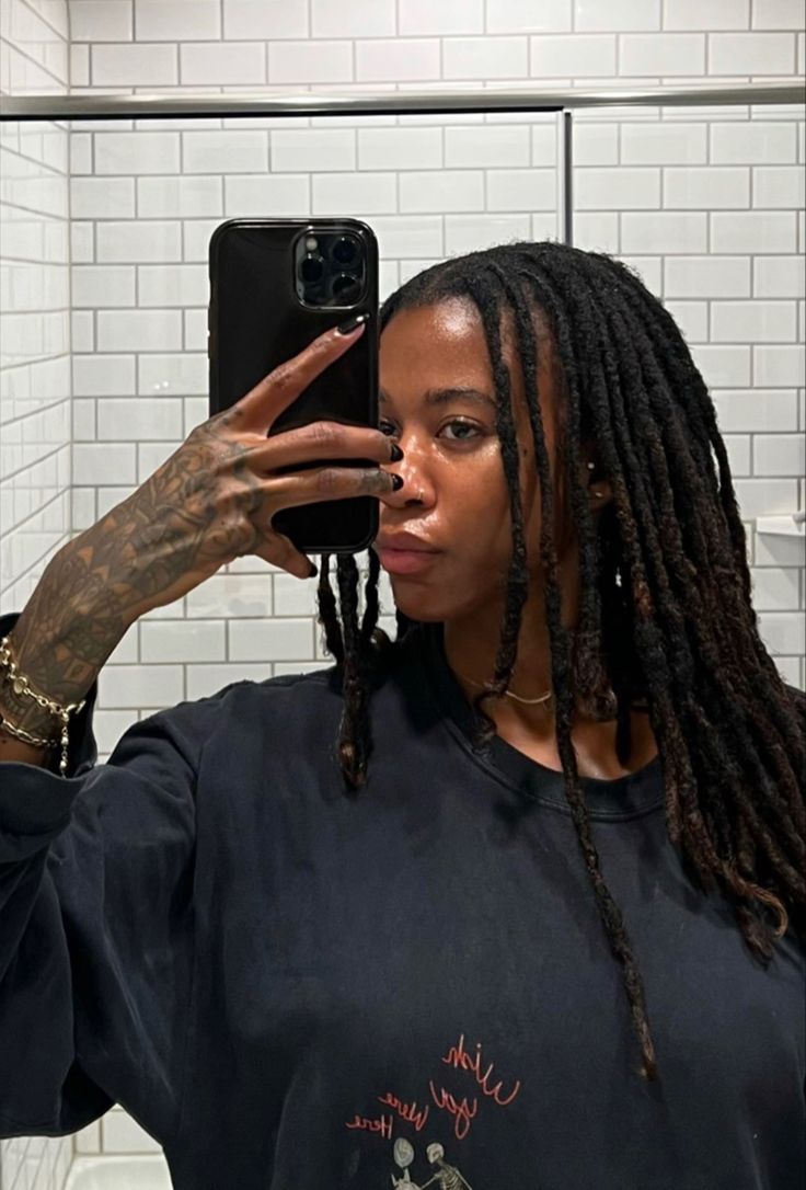 Women’s Dreadlocks, Dreads Women, Styling Locs, Locs Aesthetic, Loc Goddess, Hair Like Wool, Beautiful Dreadlocks, Short Locs Hairstyles, Natural Curls Hairstyles