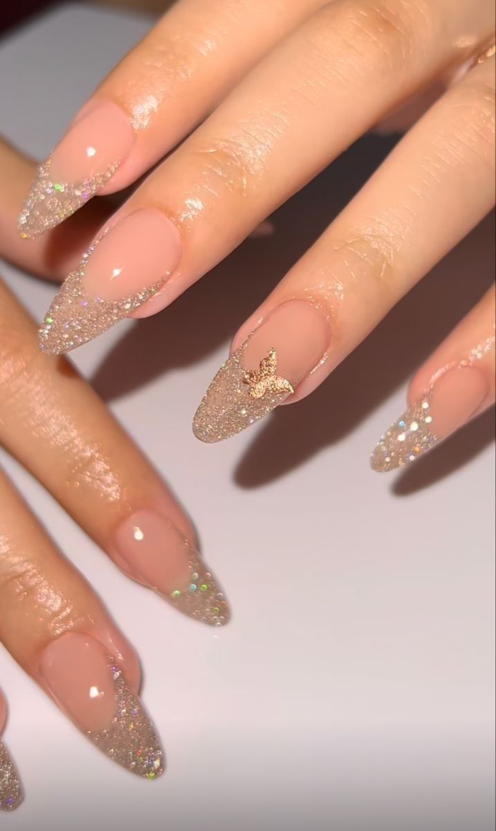 Birthday Sparkly Nails, Almond Nails Glitter Tip, Holiday Almond Nails Winter, Prom Nails Rose Gold, Gala Nails Ideas, Glitter Coffin Nail Ideas, Birthday Almond Nails Designs, Acrylic Nail Designs Glam, Nail Inspo 2022 Almond