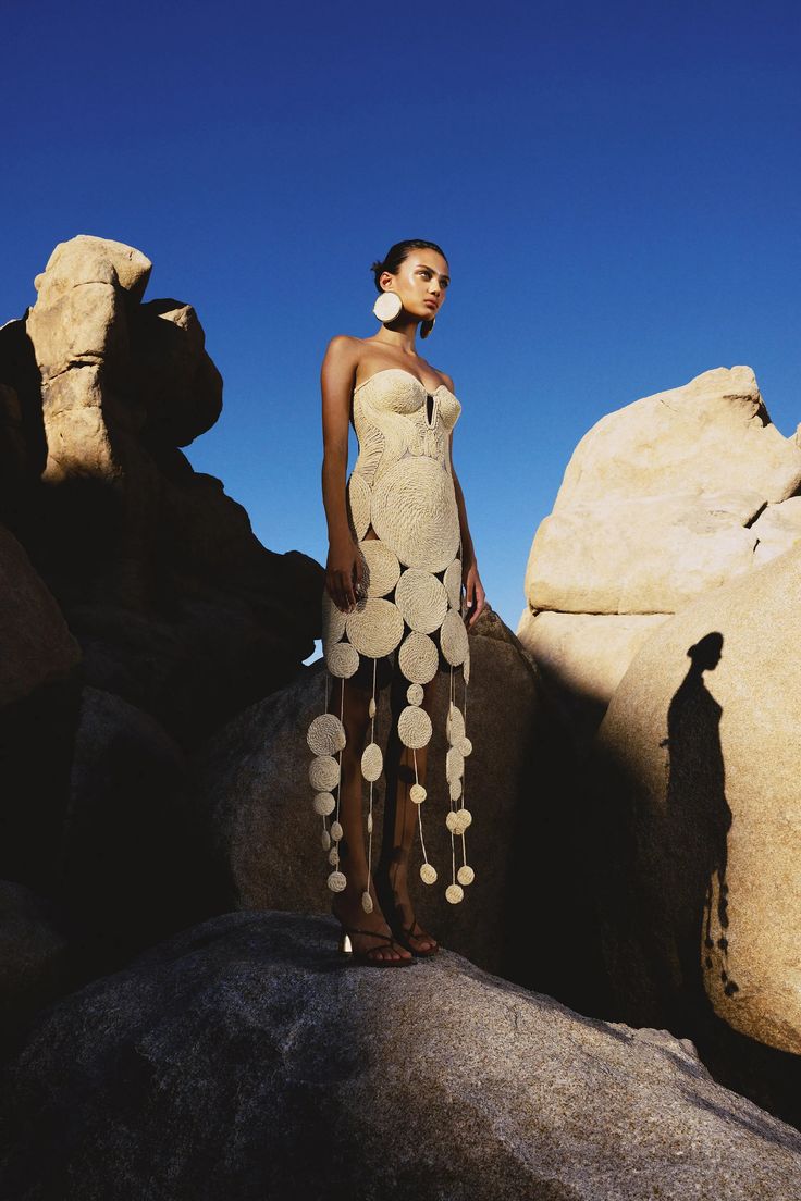 Cult Gaia Spring 2024 Ready-to-Wear Collection | Vogue Desert Fashion Shoot, Beach Fashion Editorial, Desert Fashion, Fashion Photography Inspiration, Fashion Aesthetics, Cult Gaia, Fashion Images, Fashion Gallery, Vogue Runway