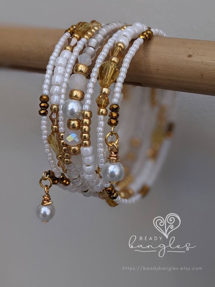 BEADED JEWELRY DESIGNS #BeadedJewelry Saffron Walden, Memory Wire Jewelry, White Beads Bracelet, Braided Bracelet Diy, Beaded Memory Wire Bracelets, Beaded Memory Wire, Wire Bracelets, Bracelets Handmade Diy, Memorial Bracelet