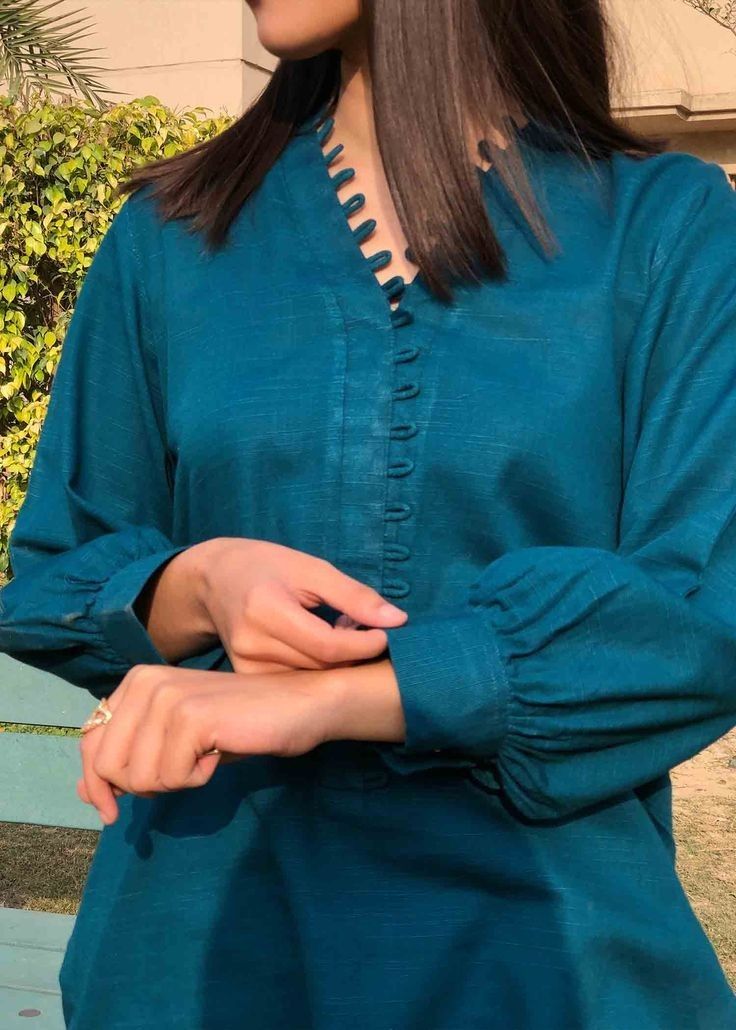 New Kurti Designs, Neck Designs For Suits, Simple Kurti Designs, Trendy Shirt Designs, Kurti Designs Latest, Kurta Neck Design, Salwar Kamiz, Cotton Kurti Designs, Dress Neck Designs