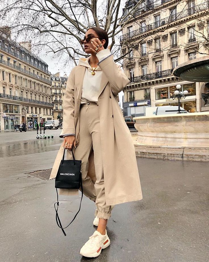 Touchdown in Paris 🇫🇷 so happy I’ve finally found trousers to match this trench. They’re @missyempire, will link on story but the trench is… Vinter Mode Outfits, Trench Coat Outfit, Coat Outfit, Coat Outfits, Trend Fashion, 가을 패션, Winter Fashion Outfits, Looks Vintage, Trench Coats