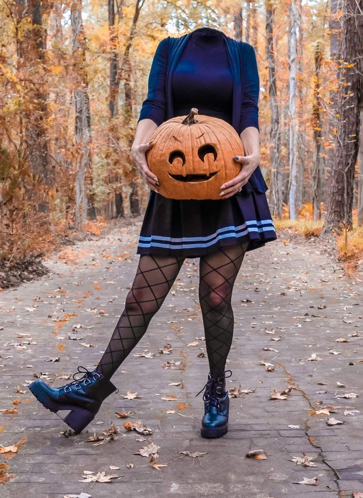 Halloween
Photoshoot
Pumpkin head Pumpkin Ghost Costume, Halloween Photoshoot Ideas Pumpkin Head, Pumpkin Head Drawing Reference, Holding A Pumpkin Reference, Pumpkin Head Painting, Pumpkin Head Photography, Halloween Reference Photos, Holding Pumpkin Pose Reference, Halloween Poses Reference