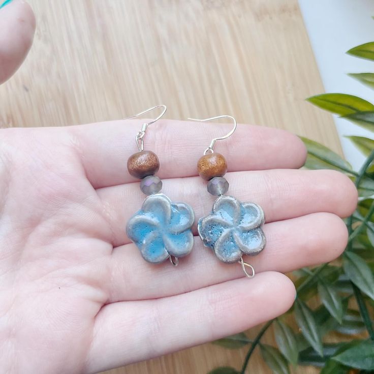 🥥 coastal hippie coconut girl aesthetic flower earrings 🫐blue hibiscus flower jewelry and more on my etsy! 🌞 free shipping on all orders $35+ ——————————————————————— CHECK OUT MY SHOP HERE ⬇️ 🛍️ link in bio for Etsy shop 🛍️ Shop my Etsy with this link https://needfulthingsthrift.etsy.com ——————————————————————— Welcome! I make handcrafted, artisan crystal jewelry! Made in the USA and woman owned, I sell necklaces, wire wrapped rings, beaded charm bracelets, sterling silver dangle earrin... Necklaces Wire, Rings Beaded, Coconut Girl Aesthetic, Wrapped Rings, Blue Hibiscus, Boho Crystal, Aesthetic Flower, Coconut Girl, Needful Things