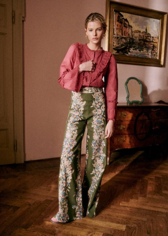 Tyler Trousers - Powder Pink - Viscose ECOVERO™ LENZING™ - Sézane Sezane Lookbook, 40 Rocks, 2024 Wardrobe, Adele Dress, Bella Dress, Summer Soiree, Green Pants, Colored Leather, Powder Pink