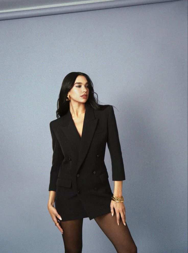 Dua Lipa Black Outfit, Dua Lipa Black Dress, Dua Lipa Outfit, Corporate Dress, Future Nostalgia, Ysl Beauty, Model Inspo, Model Aesthetic, Glam Fashion