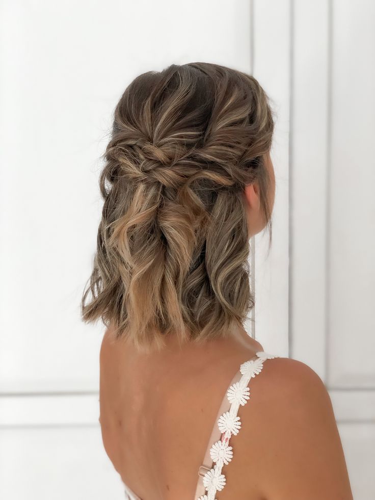 Formal Hairstyles For Short Hair, Guest Hair, Bridesmaid Hair Makeup, Ball Hairstyles, Prom Hairstyles For Short Hair, Wedding Guest Hairstyles, Short Wedding Hair, Penteado Cabelo Curto, Wedding Hair And Makeup