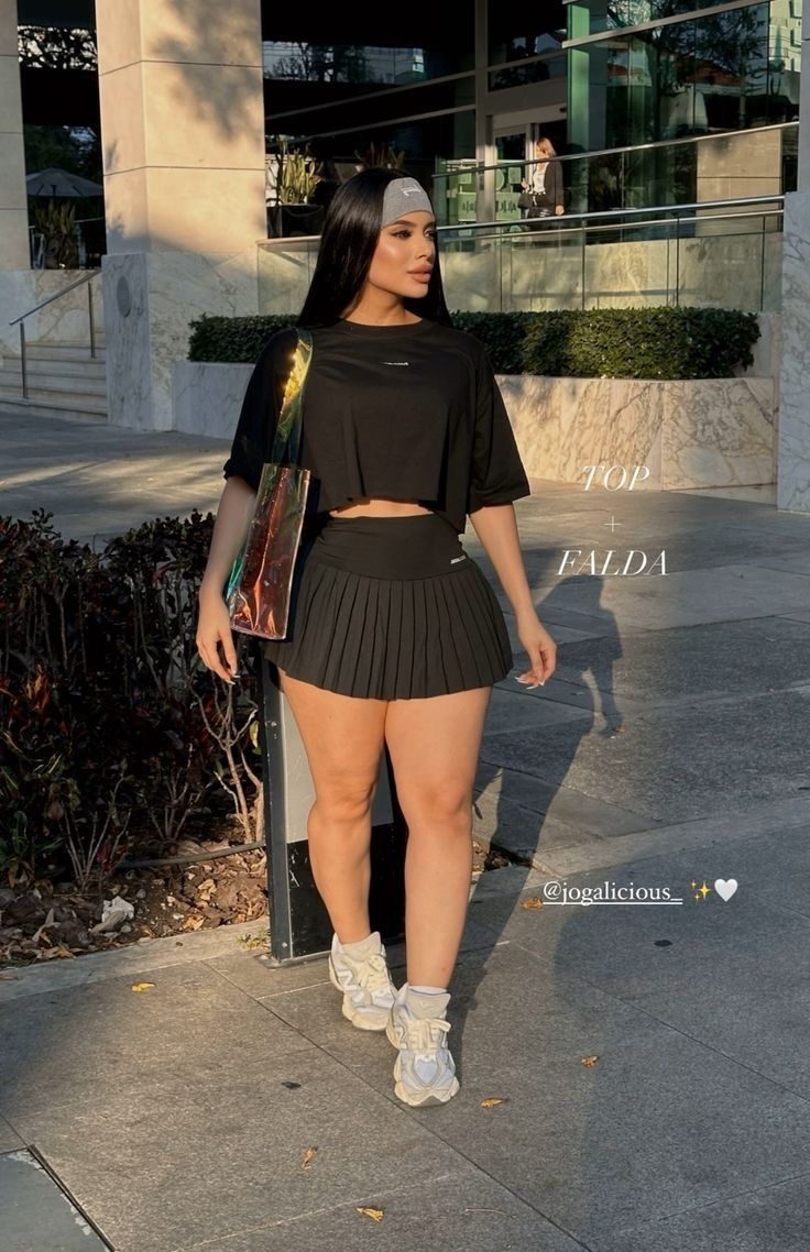 Skirt Outfit Summer, Gymwear Outfits, Latina Fashion Outfits, Cute Gym Outfits, Instagram Lifestyle, Hollywood Style, 2024 Outfits, Effortlessly Chic Outfits, Workout Session