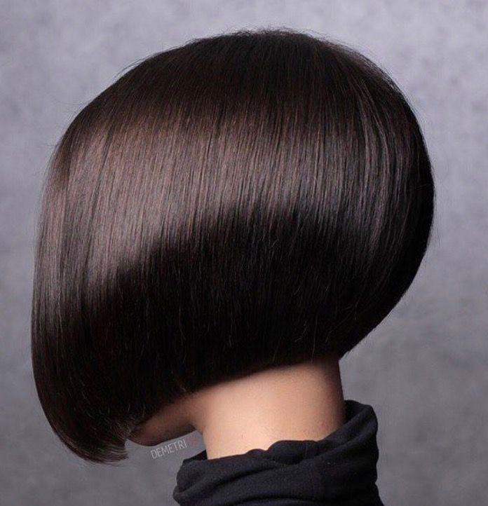 Angled graduated bob Graduated Bob Hairstyles, Wedge Hairstyles, Inverted Bob Hairstyles, Stacked Bob Hairstyles, Bouffant Hair, Asymmetrical Hairstyles, Shoulder Hair, Inverted Bob, Popular Haircuts