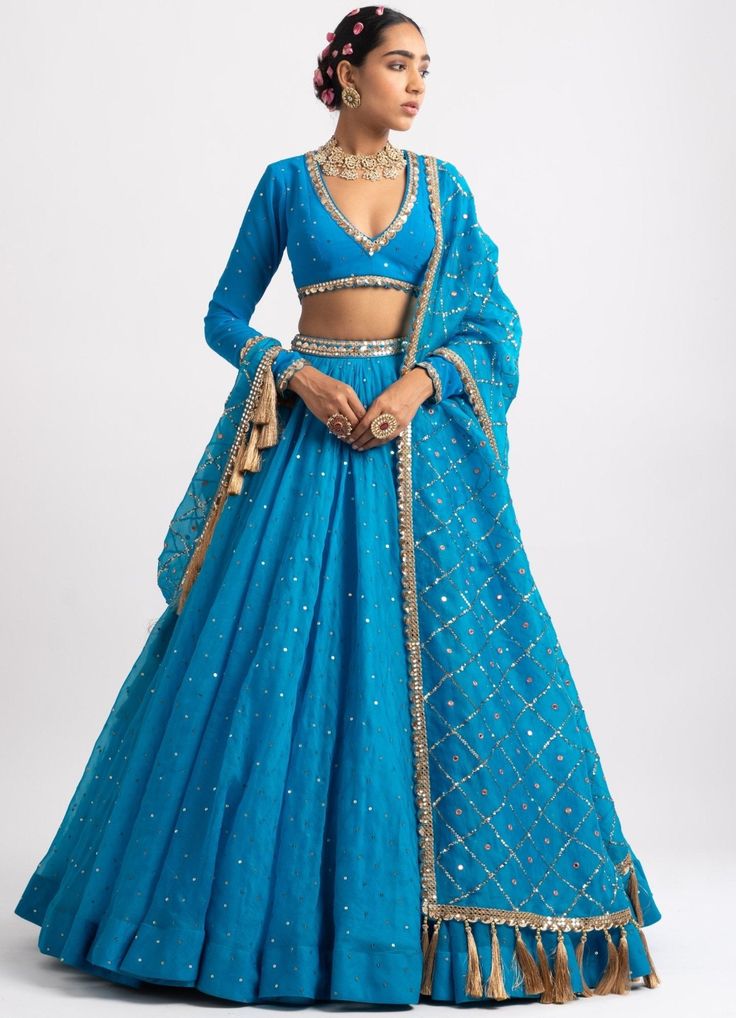 Firozi Blue Silk Organza Heavy Dupatta Lehenga Set Vvani by Vani Vats - Fabilicious Fashion Vani Vats, Heavy Dupatta, Organza Lehenga, Indian Outfits Lehenga, Organza Blouse, Traditional Indian Dress, Blue Lehenga, Embroidered Lehenga, Chaniya Choli