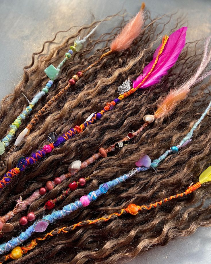 Wavy Dreadlocks, Dreadlock Ideas, Dreadlocks Diy, Dread Hair, Dreads Extensions, Dread Extensions, Hippie Hair, Synthetic Dreadlocks, Synthetic Dreads