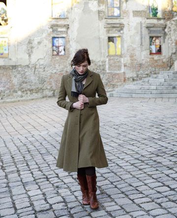 Olive Green Wool Dress Coat. Scarf & Leather Boots. Sunday Clothes, Craft Fashion, Best Winter Coats, Curated Closet, Easy Craft Ideas, Beauty Diet, Moncler Jacket, Free Knitting Patterns, Great Fashion